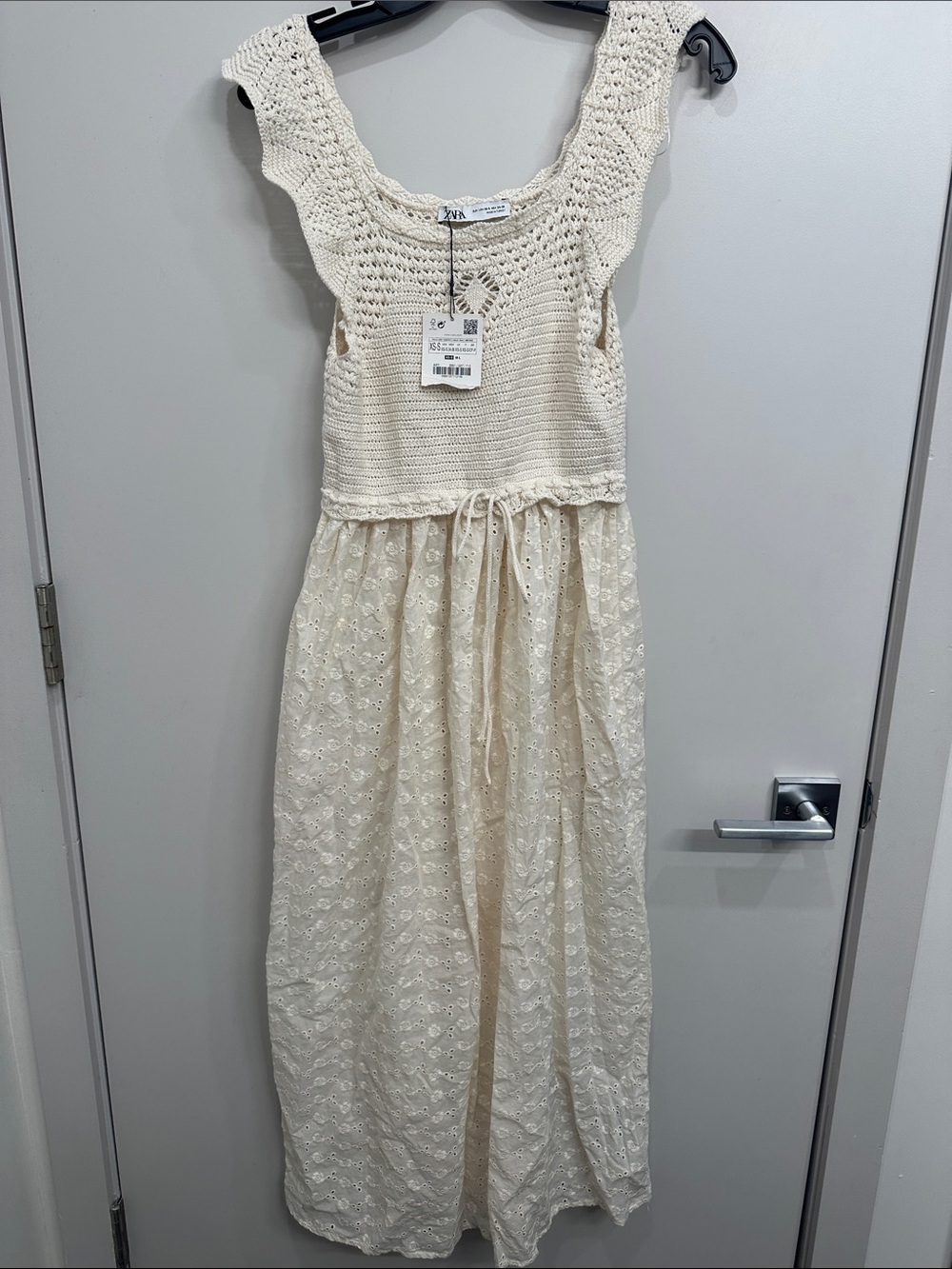 NWT Zara XS-S Women’s Cream Lace & Crochet Dress